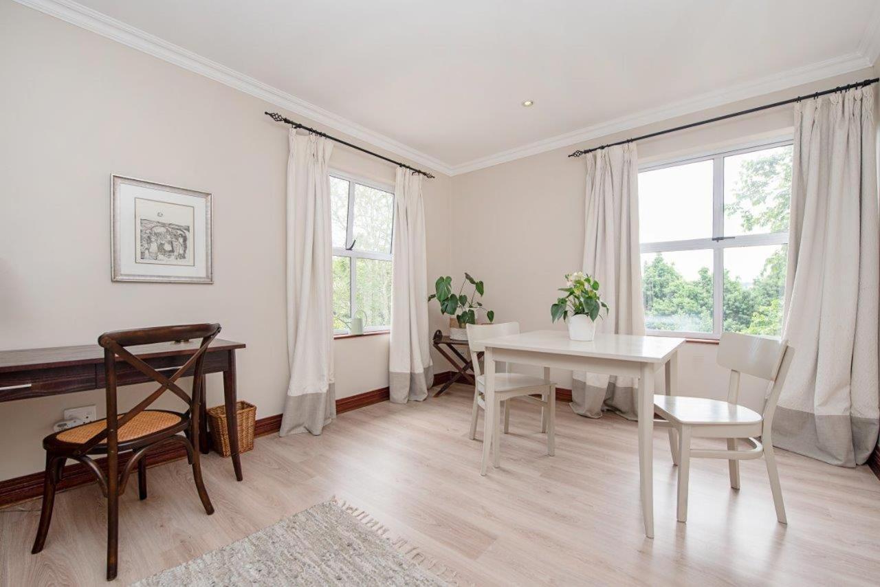 Wild Olive Executive Suite Johannesburgo Exterior foto